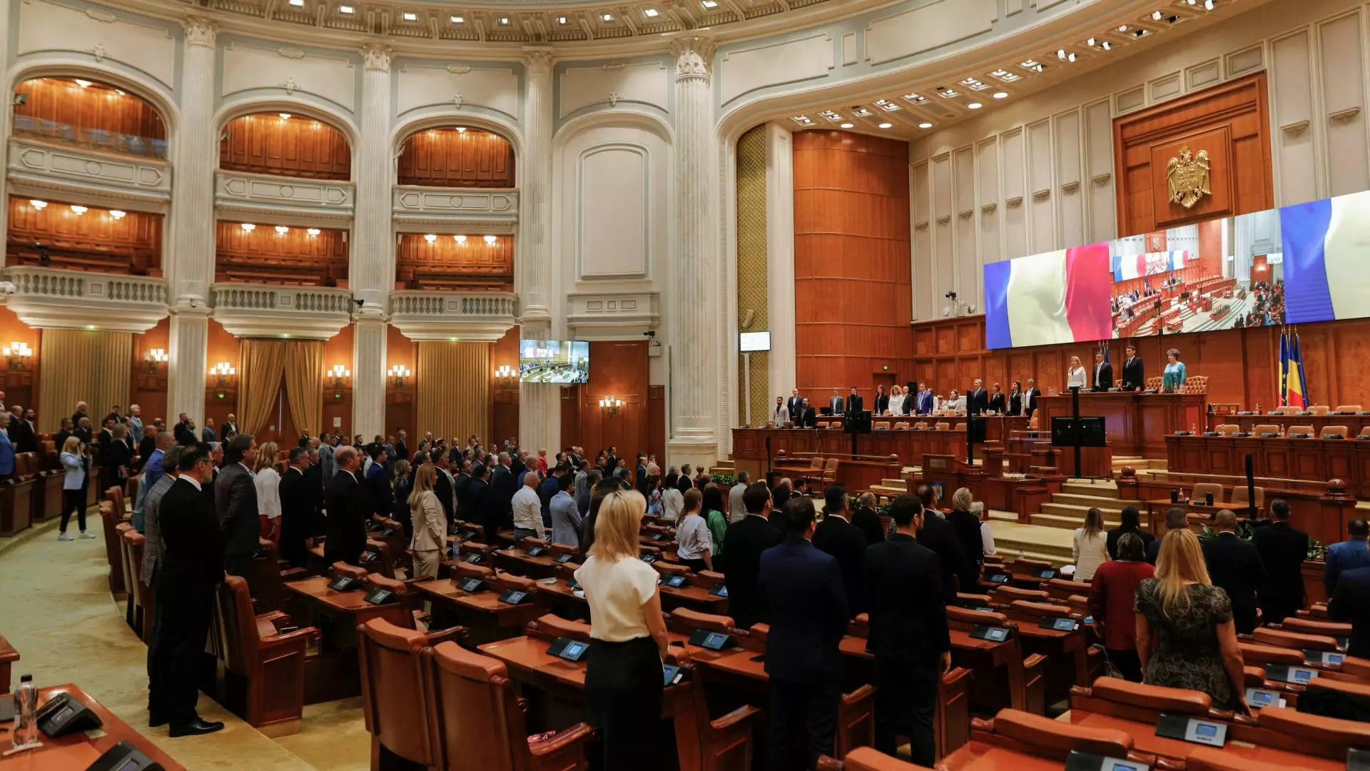 Noua lege a salarizării din sistemul bugetar. Indemnizația de hrană și sporul de condiții vătămătoare, eliminate